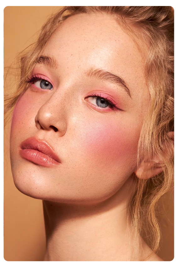 eye makeup example of strawberry makeup